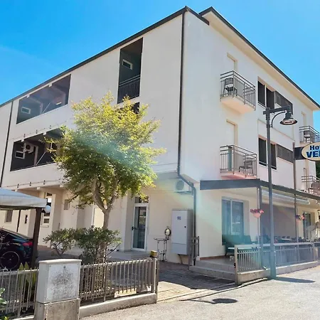 Hotel Vera 2*