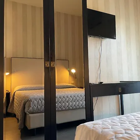 Vera Hotel 2*